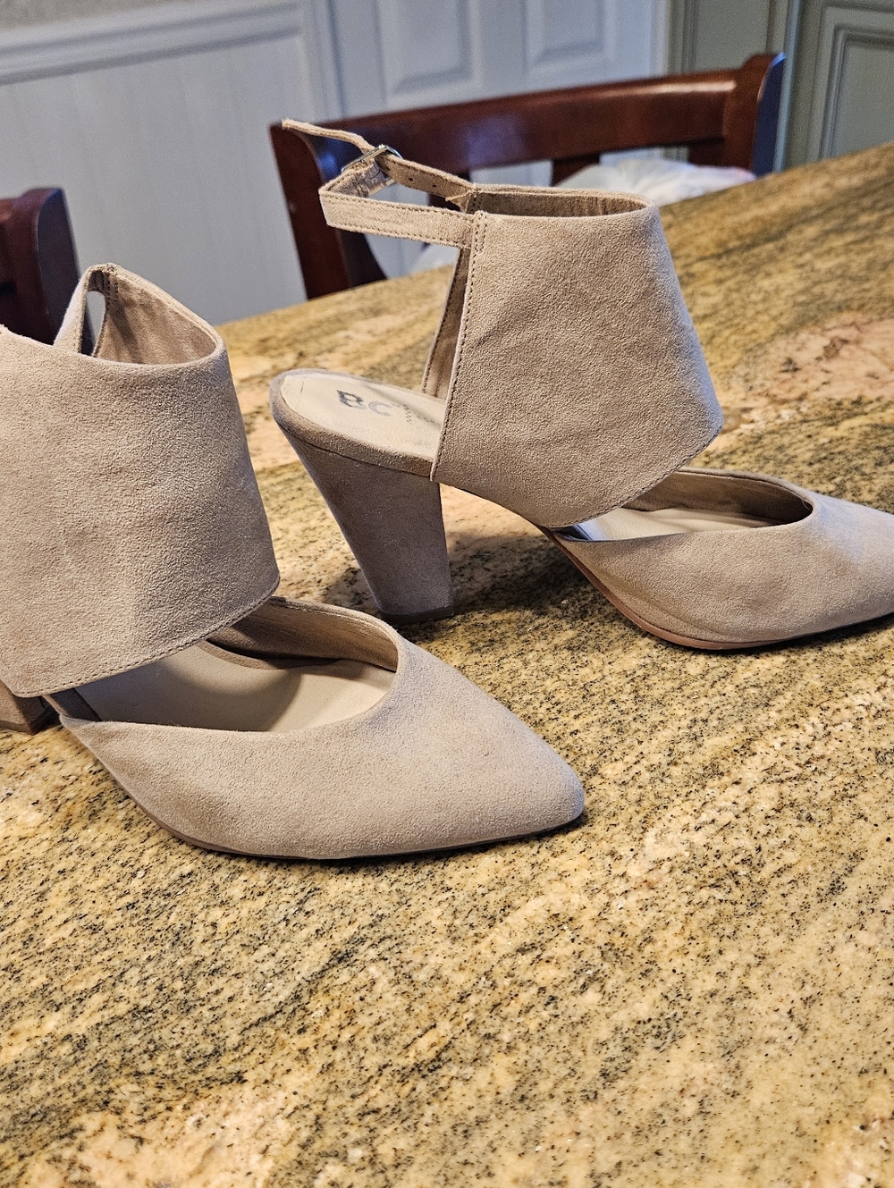 Brand New BC Pointed Ankle-Strap Suede Heels in Taupe 8.5 - Picture 6 of 11